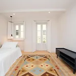 Pool-Lisbon City Centre-Garden-Wifi-1D