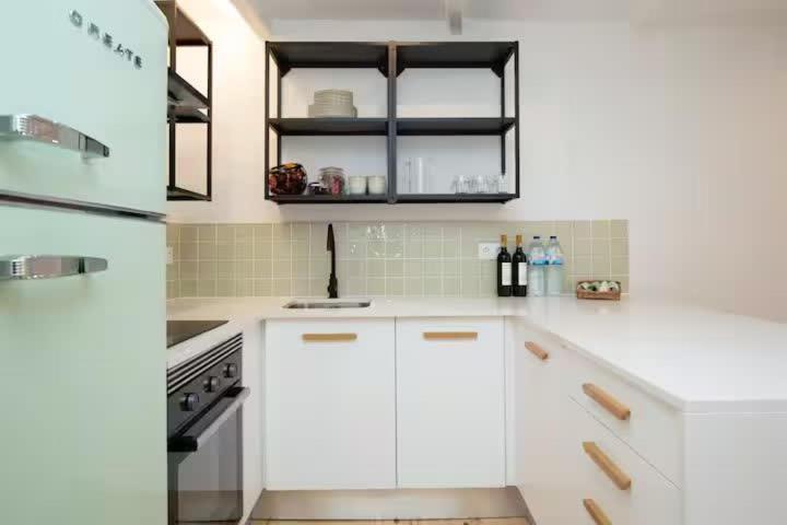 Apartment Pool-lisbon City Centre-garden-wifi-1d